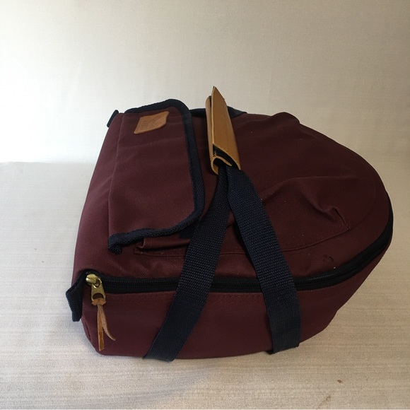 Pyrex Portables insulated carrying case 2.5 Qt. casserole only - Picture 2 of 11